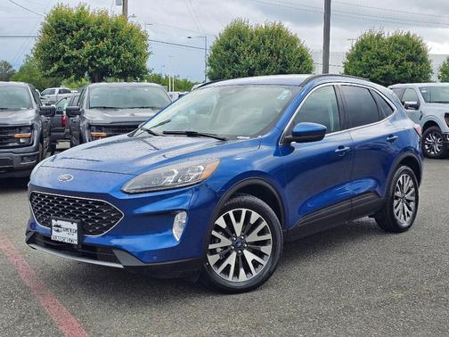 2022 Ford Escape Titanium Hybrid