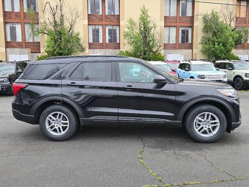 Agate Black Metallic 2026 Ford Explorer Active
