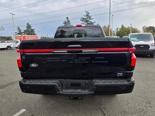 2025 Ford F-150 Lightning Platinum