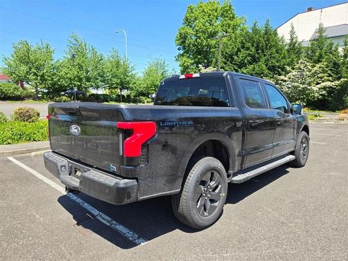 2025 Ford F-150 Lightning Flash