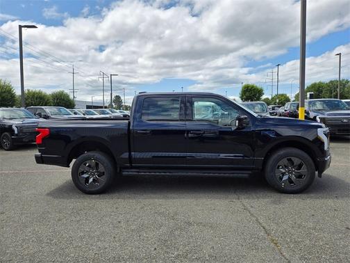 2025 Ford F-150 Lightning LARIAT