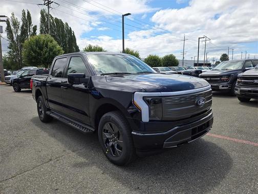 2025 Ford F-150 Lightning LARIAT