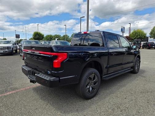 2025 Ford F-150 Lightning LARIAT