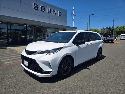 2023 Toyota Sienna XSE 7 Passenger