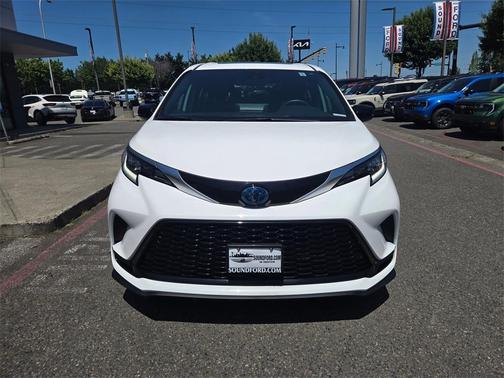 2023 Toyota Sienna XSE 7 Passenger