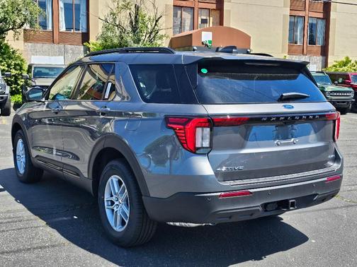 Carbonized Gray Metallic 2026 Ford Explorer Active