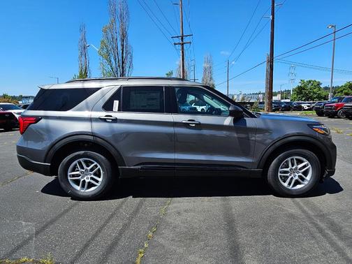 Carbonized Gray Metallic 2026 Ford Explorer Active