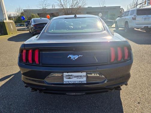 2022 Ford Mustang EcoBoost