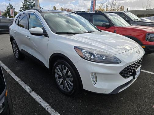 2022 Ford Escape Titanium