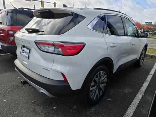 2022 Ford Escape Titanium
