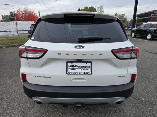 2022 Ford Escape Titanium