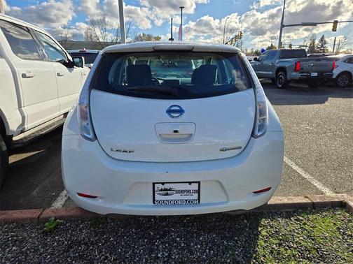 2016 Nissan Leaf S