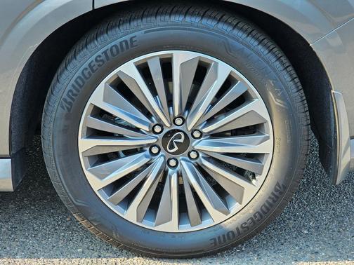 Dynamic Metal 2025 INFINITI QX80 SENSORY