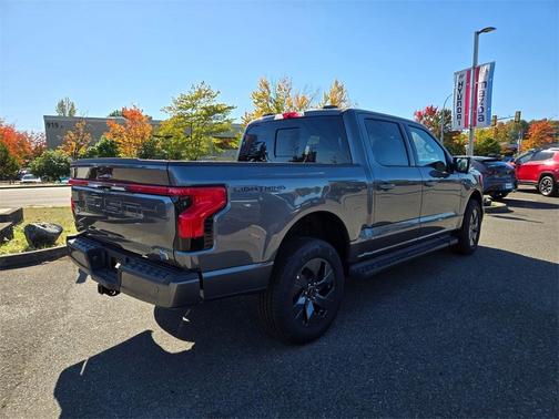 2025 Ford F-150 Lightning LARIAT