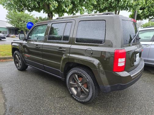 Green Clearcoat 2017 Jeep Patriot Sport