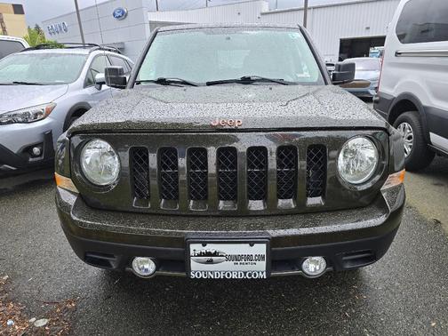 Green Clearcoat 2017 Jeep Patriot Sport