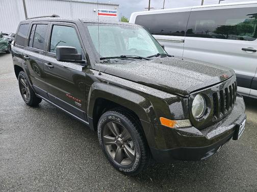 Green Clearcoat 2017 Jeep Patriot Sport