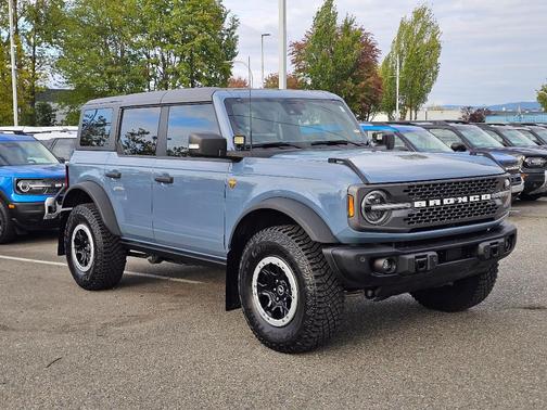 Azure Gray Metallic 2023 Ford Bronco Badlands