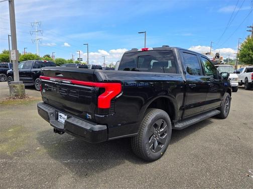 2025 Ford F-150 Lightning LARIAT