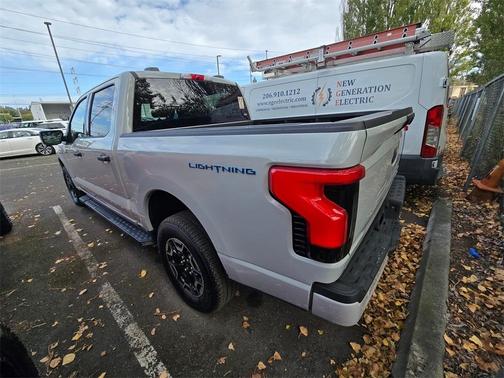 2023 Ford F-150 Lightning XLT