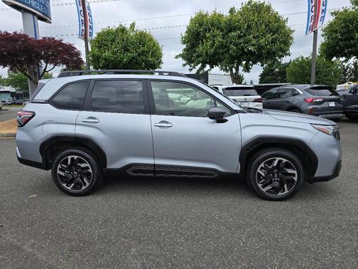 Ice Silver Metallic 2025 Subaru Forester Limited