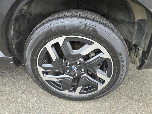 Ice Silver Metallic 2025 Subaru Forester Limited
