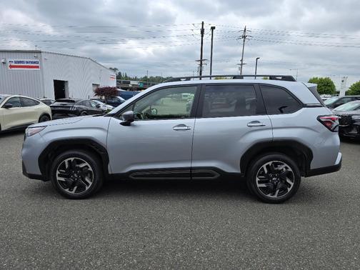 Ice Silver Metallic 2025 Subaru Forester Limited