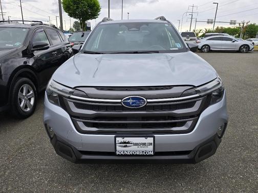 Ice Silver Metallic 2025 Subaru Forester Limited