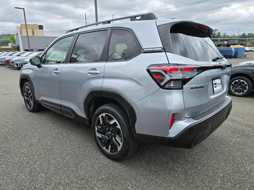 Ice Silver Metallic 2025 Subaru Forester Limited