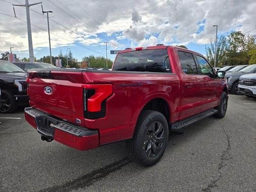 2025 Ford F-150 Lightning Flash