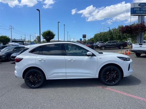 2024 Ford Escape ST-Line Elite
