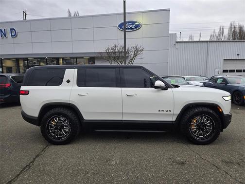 2024 Rivian R1S Adventure Quad Motor Large Pack