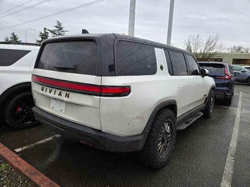 2024 Rivian R1S Adventure Quad Motor Large Pack