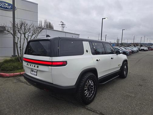 2024 Rivian R1S Adventure Quad Motor Large Pack