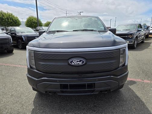 2025 Ford F-150 Lightning LARIAT