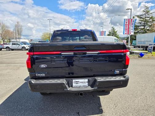2025 Ford F-150 Lightning LARIAT