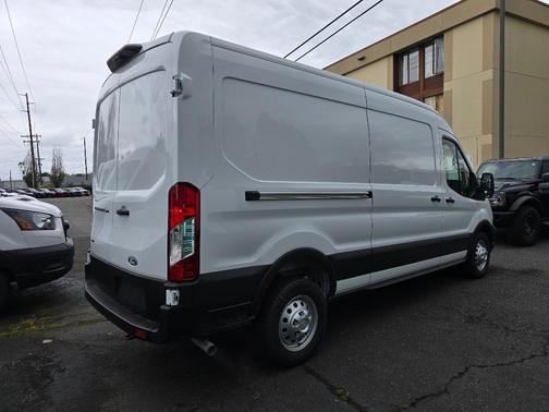 Oxford White 2026 Ford Transit-250 148 WB Medium Roof Cargo