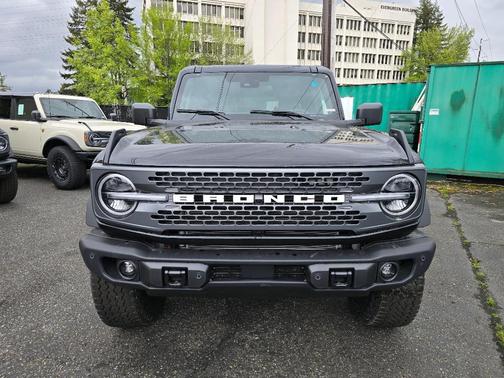 Shadow Black 2026 Ford Bronco Badlands
