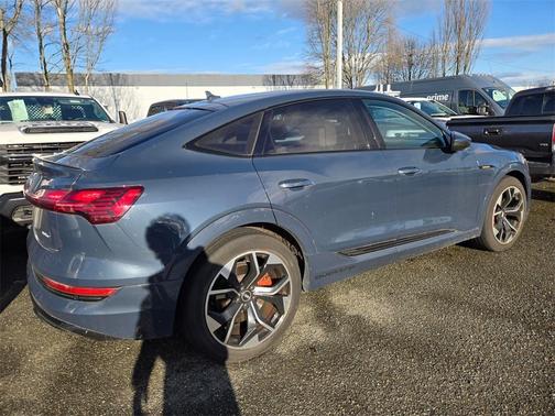 2021 Audi e-tron Prestige