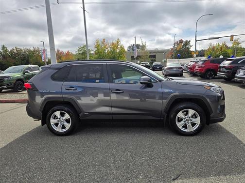 2020 Toyota RAV4 Hybrid XLE