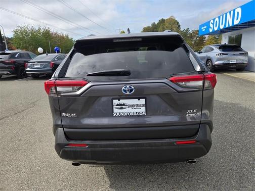 2020 Toyota RAV4 Hybrid XLE