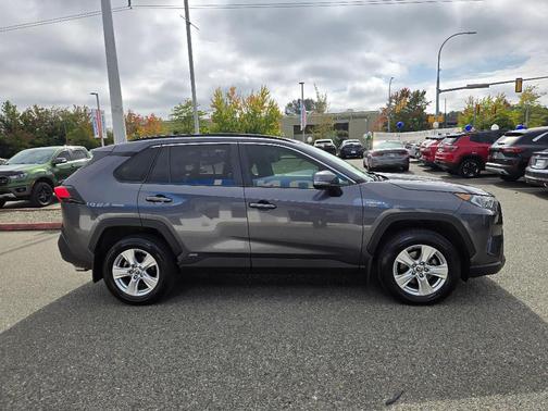 2020 Toyota RAV4 Hybrid XLE