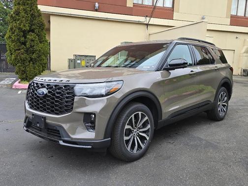 Gray 2026 Ford Explorer ST-Line