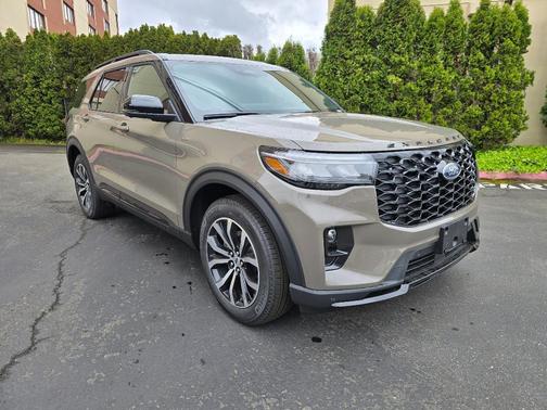 Gray 2026 Ford Explorer ST-Line