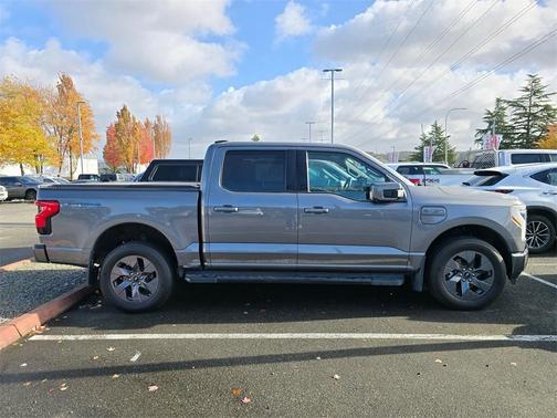 2022 Ford F-150 Lightning LARIAT