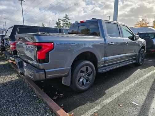 2022 Ford F-150 Lightning LARIAT