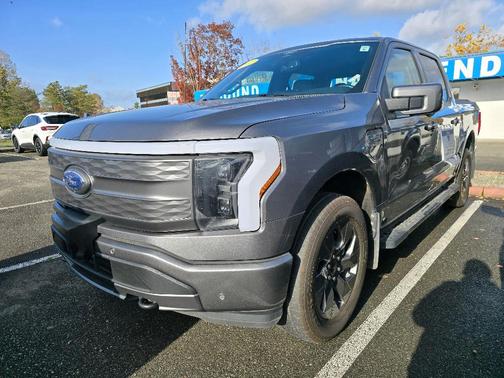 2022 Ford F-150 Lightning LARIAT