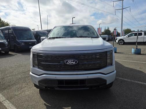 2025 Ford F-150 Lightning Platinum