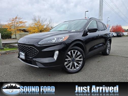 2022 Ford Escape Titanium