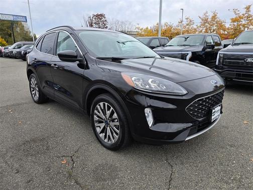 2022 Ford Escape Titanium